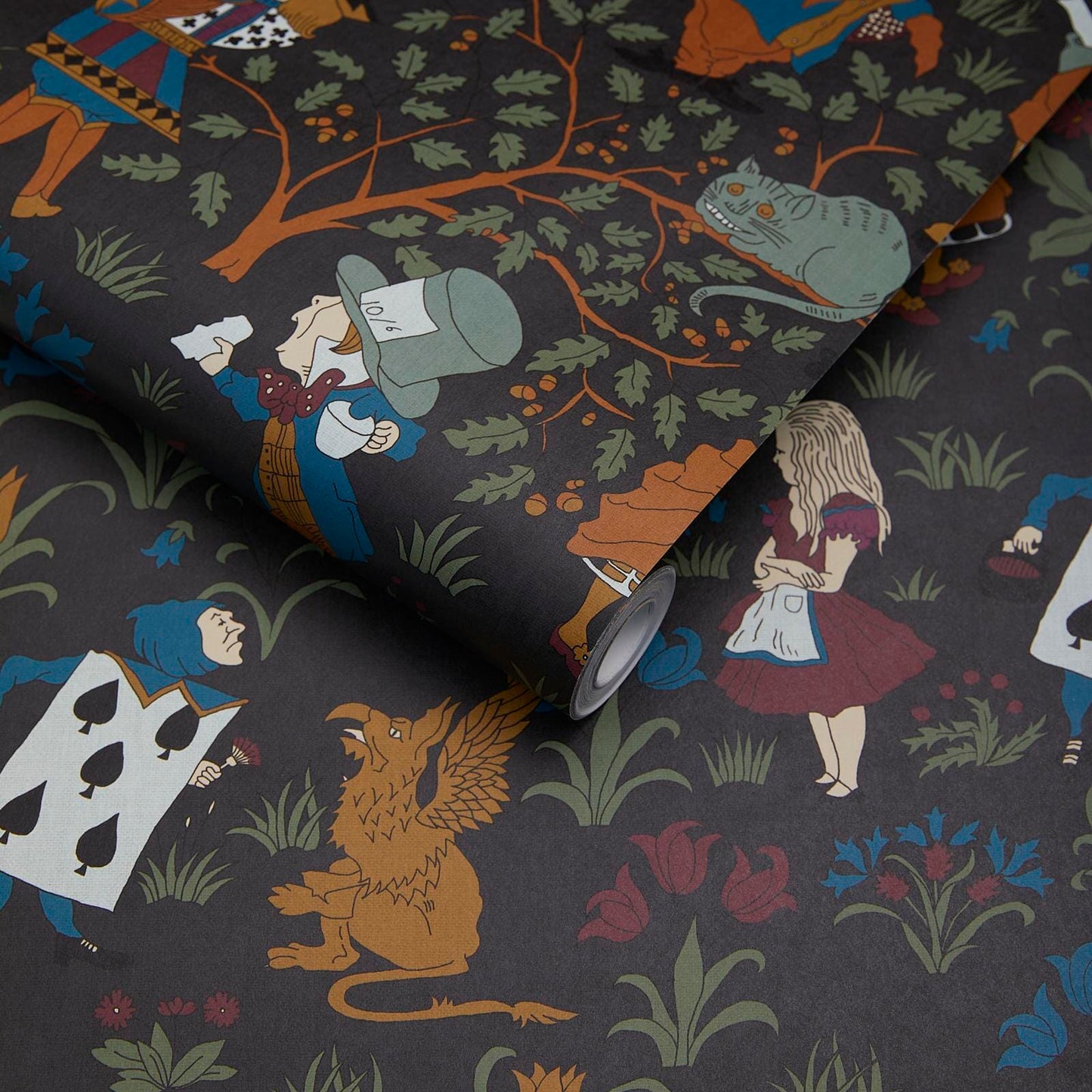 1-WA-ALI-DI-NOI-XXX - Alice In Wonderland Wallpaper - Noir - House of Hackney