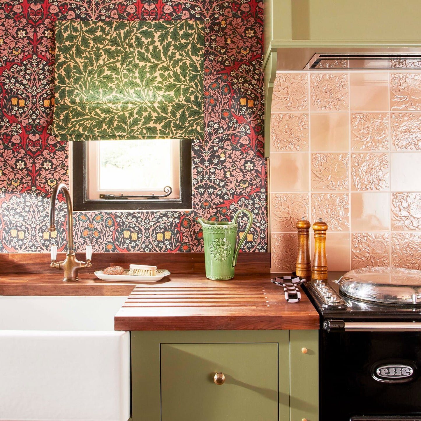 1-WA-BLA-DI-TOU-XXX - Blackthorn Wallpaper - Tourmaline - House of Hackney