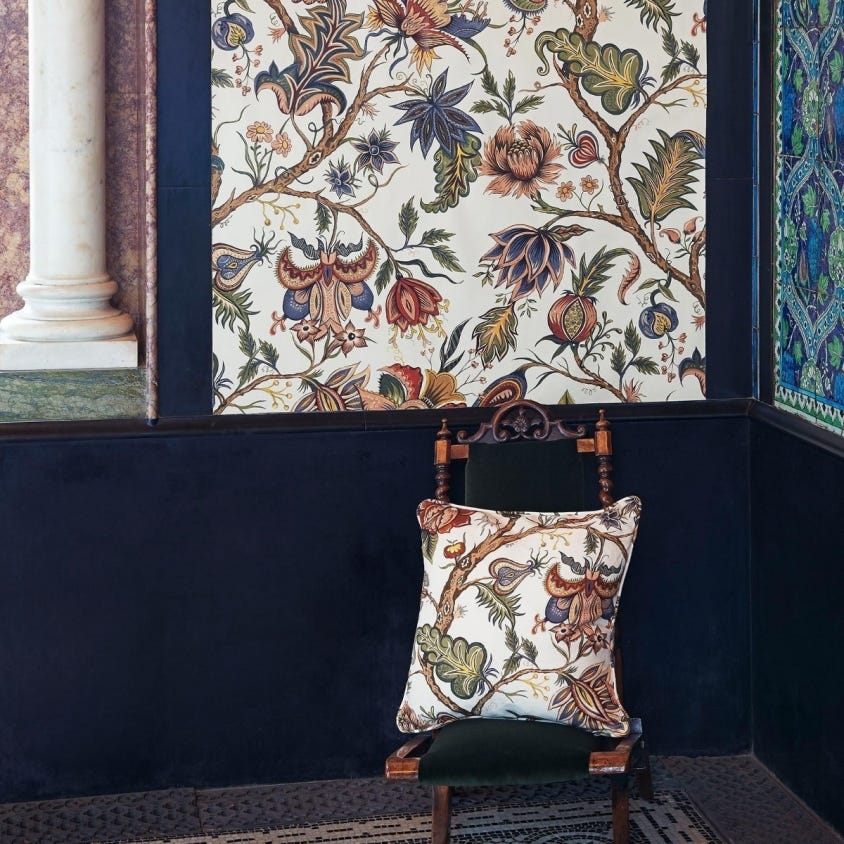 1-WA-DAM-DI-CRM-XXX - Damas Wallpaper - Off-White / Green - House of Hackney