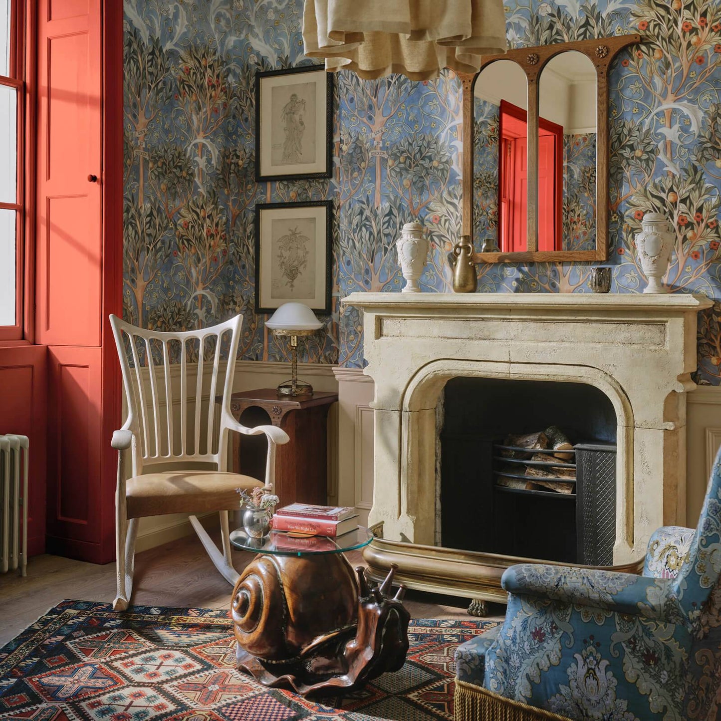 1-WA-EAP-DI-CEL-XXX - Earthly Paradise Wallpaper - Celestial Blue - House of Hackney