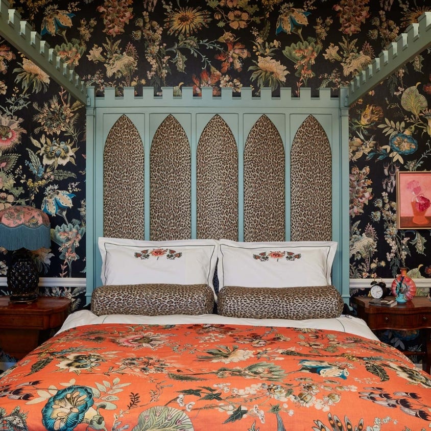 1-WA-FLF-DI-NOI-XXX - Flora Fantasia Wallpaper - Noir - House of Hackney