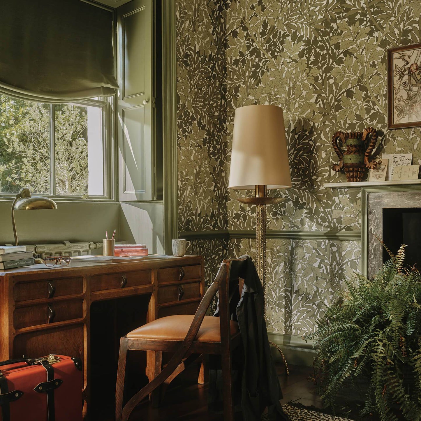 1-WA-FLG-DI-APP-XXX - Foliage Magna Wallpaper - Apple - House of Hackney