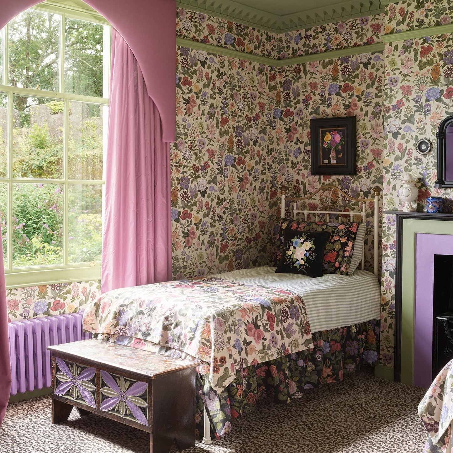 1-WA-FRA-DI-ECR-XXX - Floralia Wallpaper - Ecru - House of Hackney