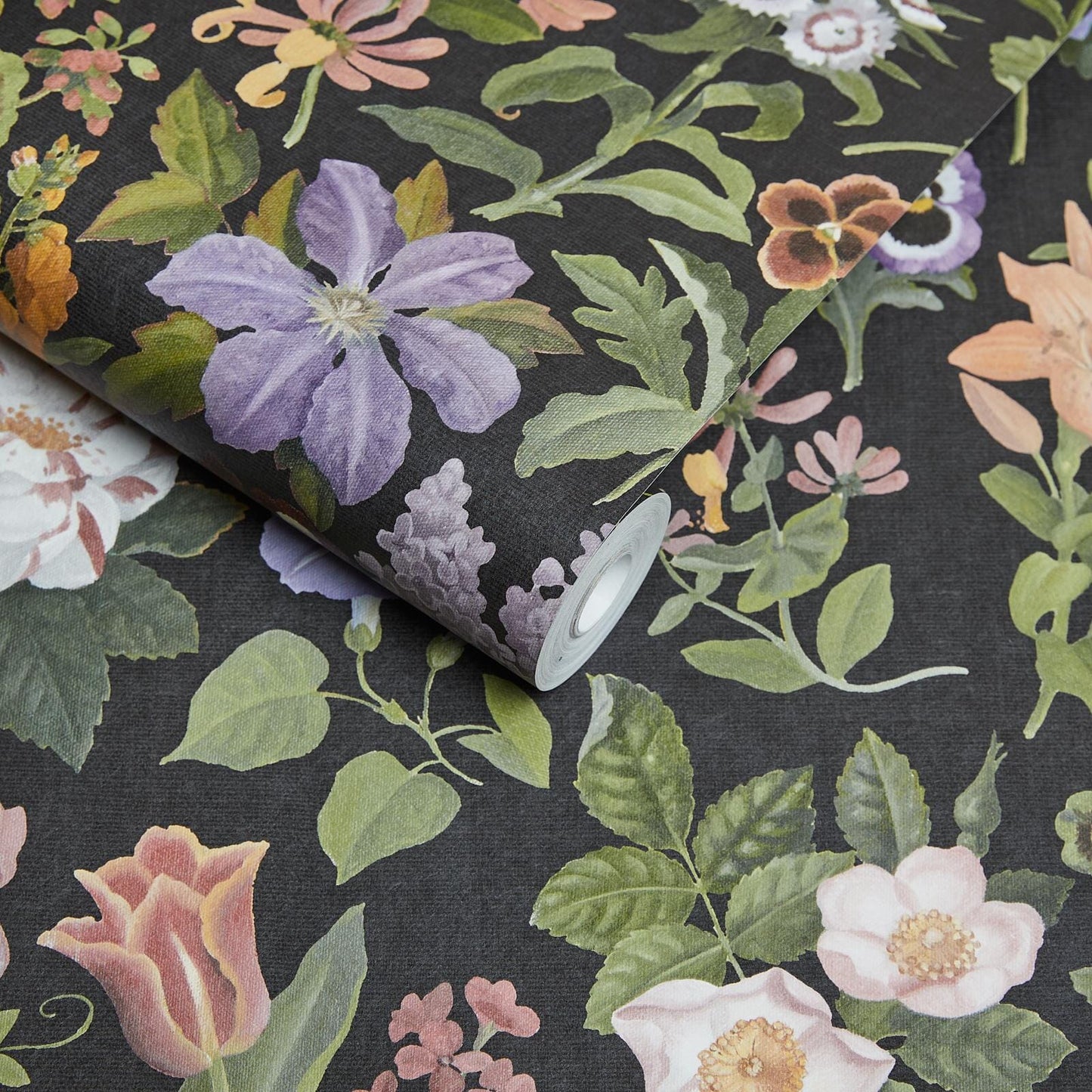 1-WA-FRA-DI-NOI-XXX - Floralia Wallpaper - Noir - House of Hackney