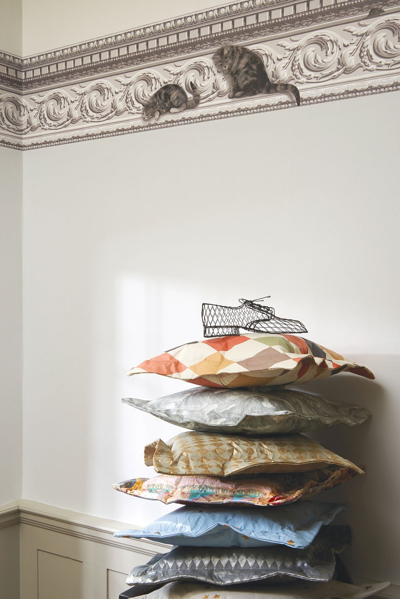 103/6025 - Paddy & Louis Border Wallpaper - Linen - Cole & Son