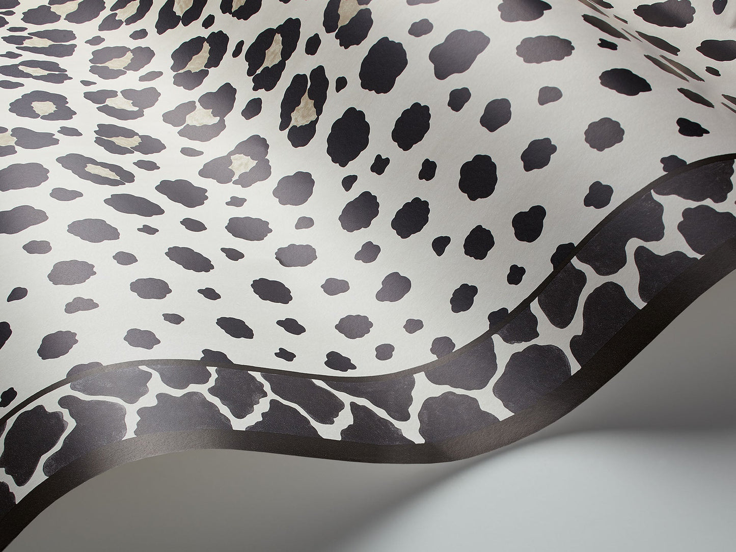 109/13061 - Zulu Border Wallpaper - Linen & Black - Cole & Son