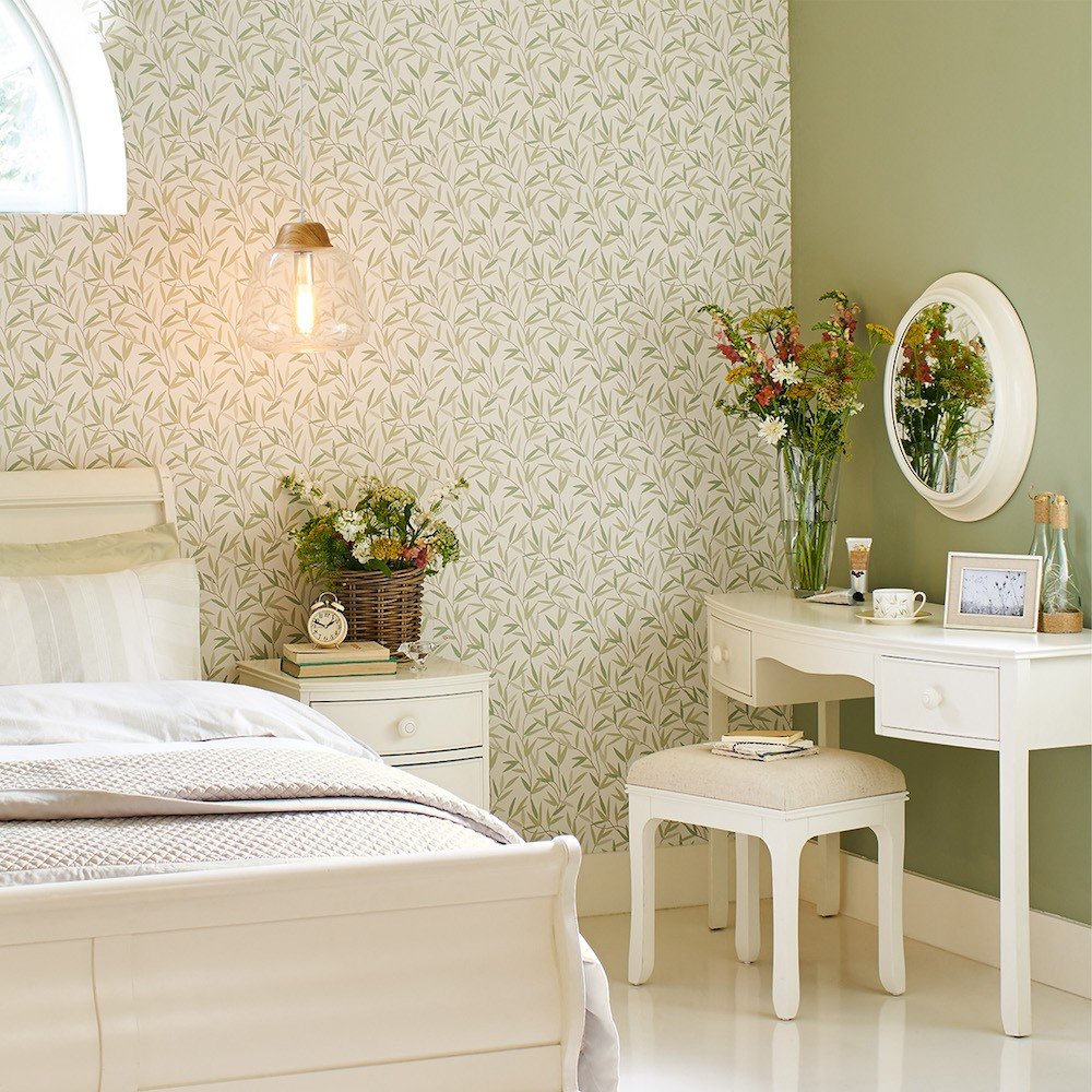 113364 - Willow Leaf Wallpaper - Hedgerow - Laura Ashley