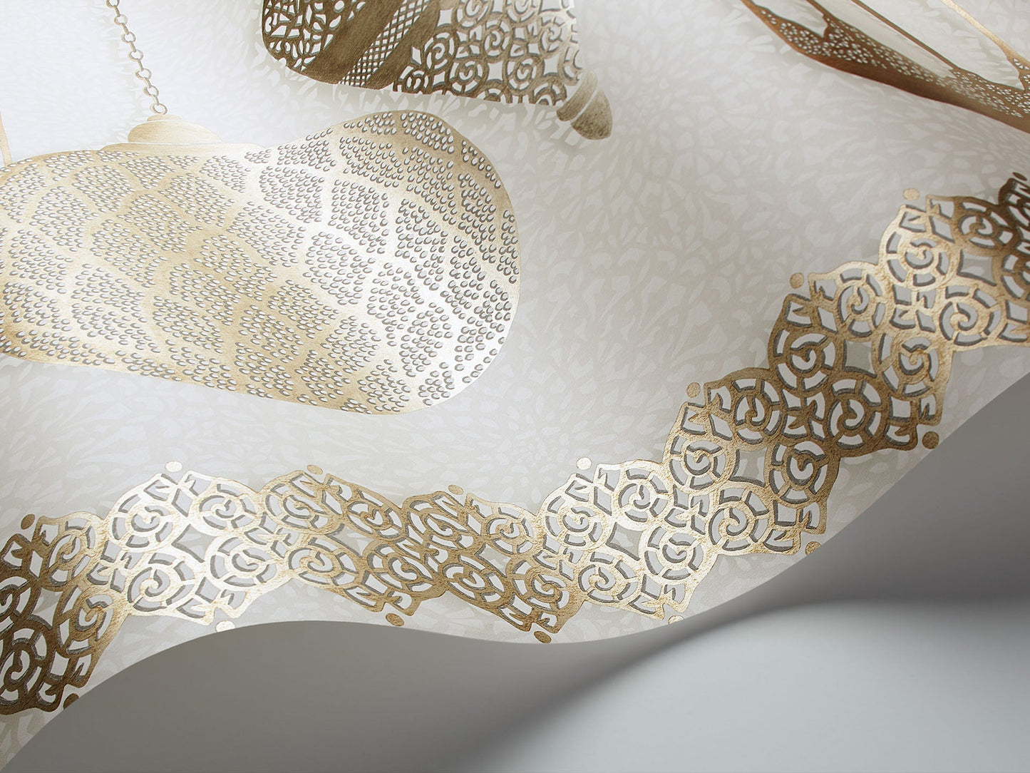 113/6014 - Fez Border Wallpaper - Metallic Gilver & Parchment - Cole & Son