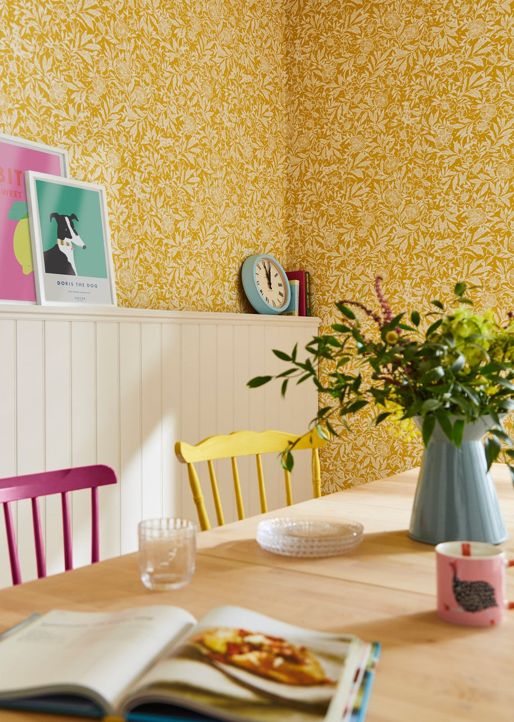 118542 - Twilight Ditsy Wallpaper - Antique Gold - Joules