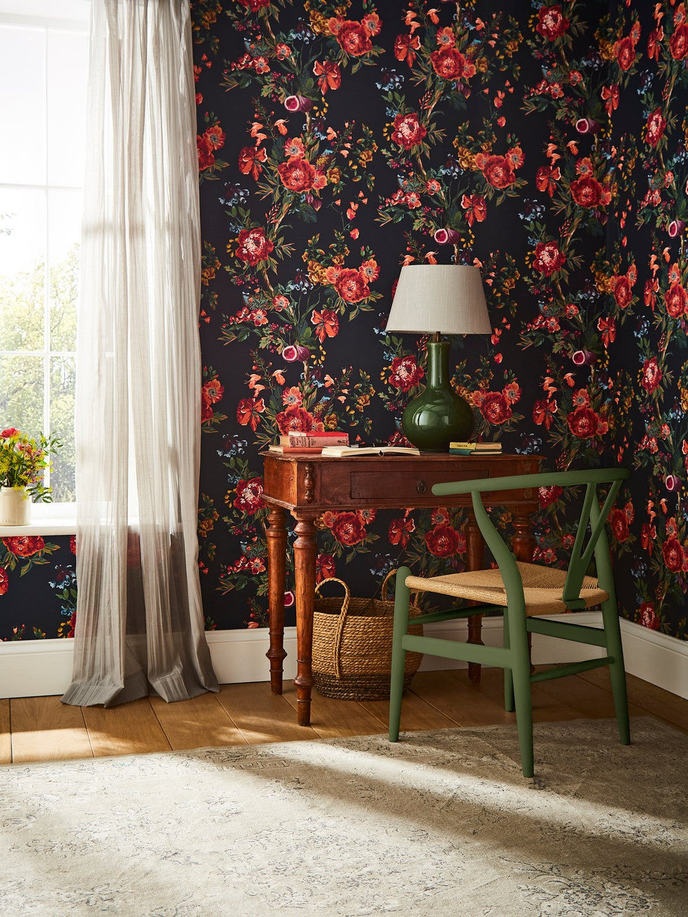 118557 - Forest Chinoiserie Wallpaper - French Navy - Joules