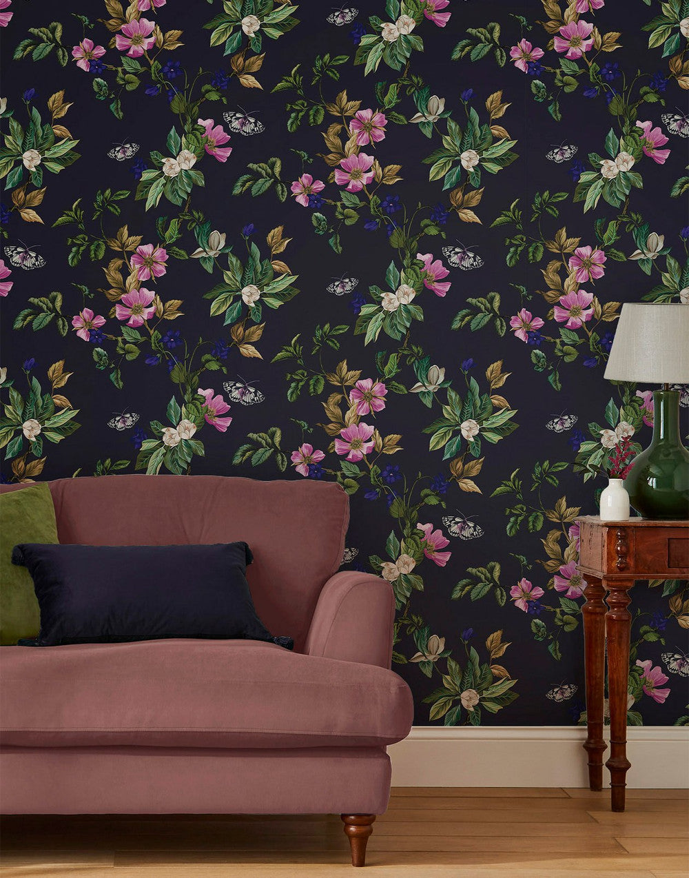 118572 - Wakerly Woodland Floral Wallpaper - French Navy - Joules