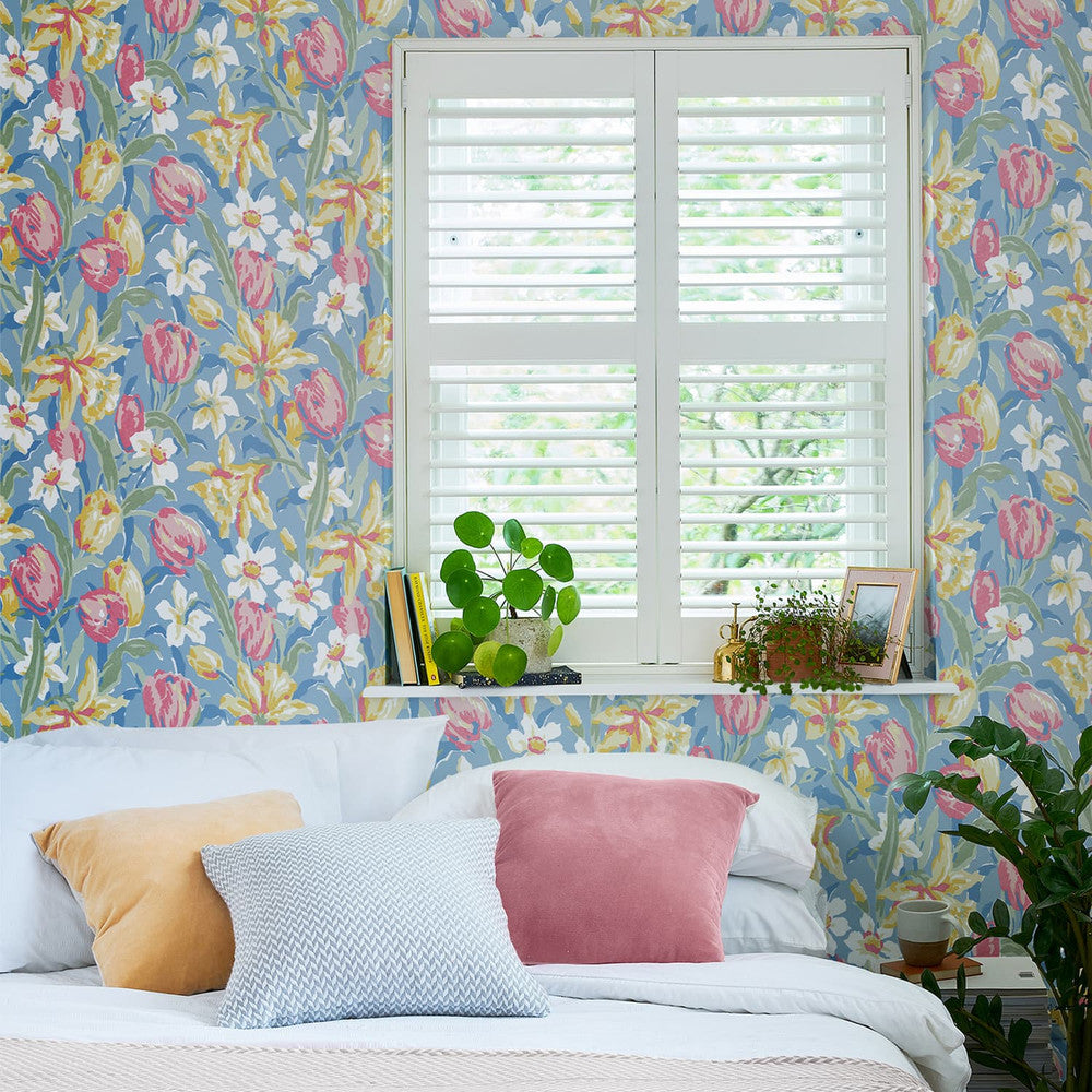 119847 - Tulips Wallpaper - China Blue - Laura Ashley