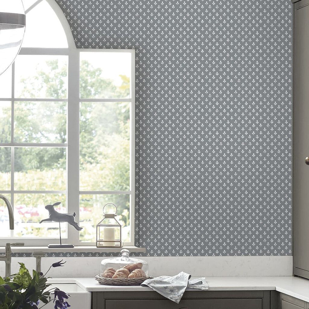 119861 - Trefoil Wallpaper - Slate Grey - Laura Ashley