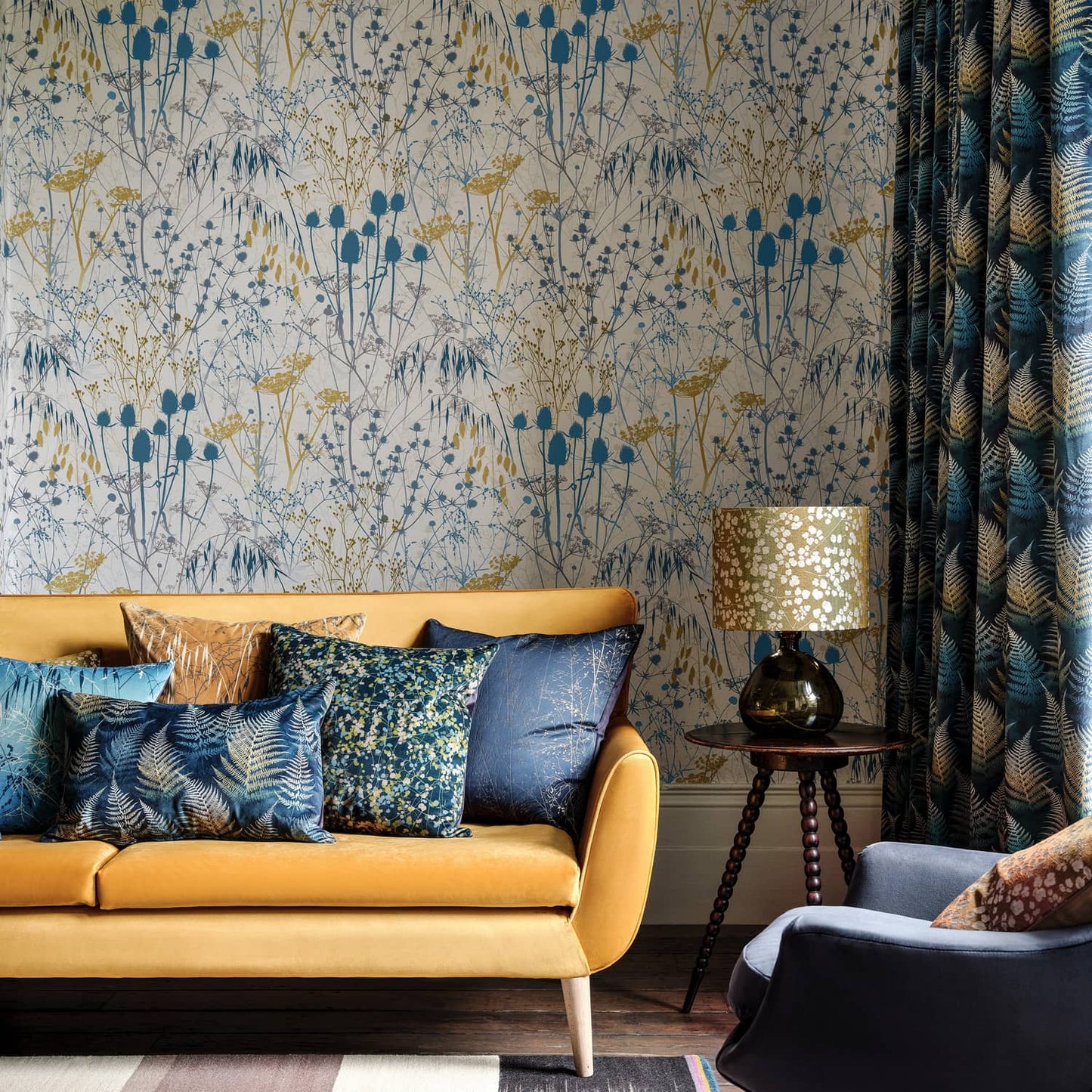 120377 - Summer Border Wallpaper - Blue - Clarissa Hulse