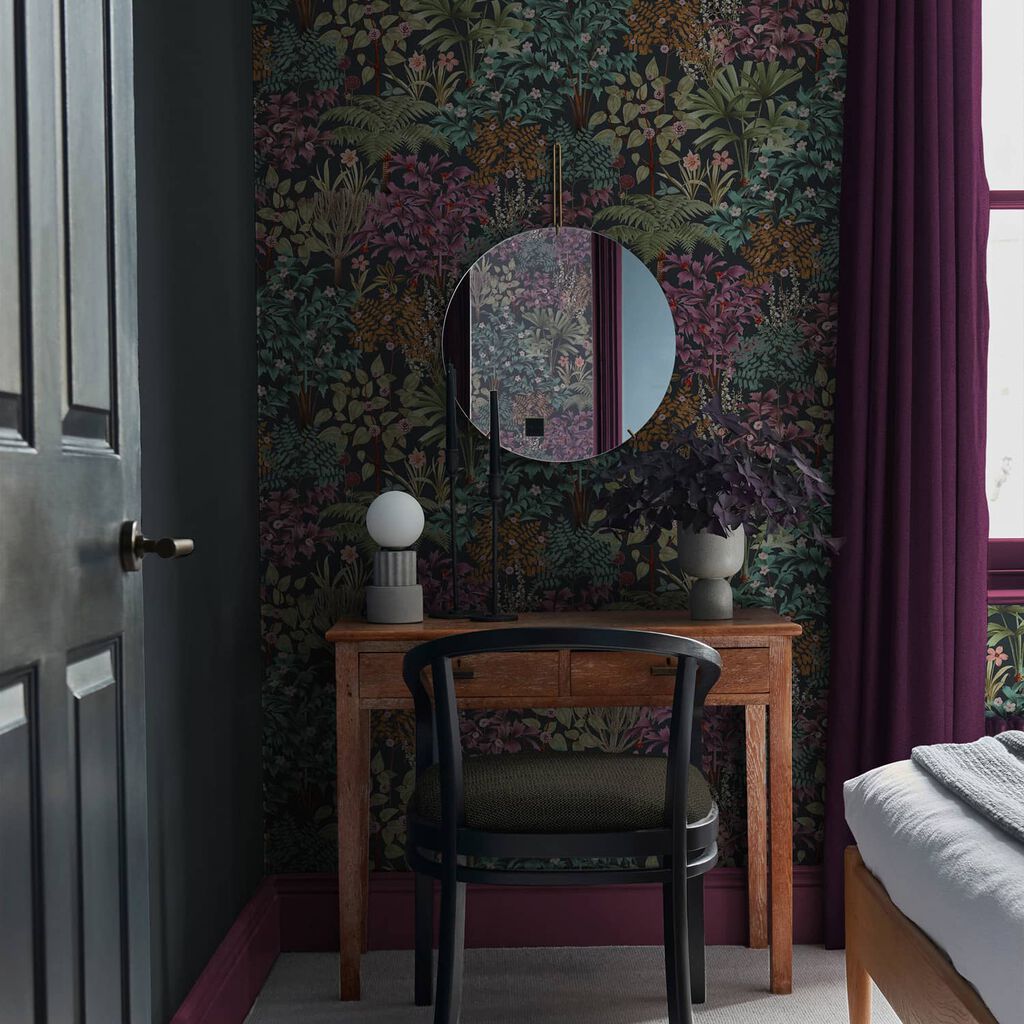120657 - Jardin Botanico Wallpaper - Black - Graham & Brown