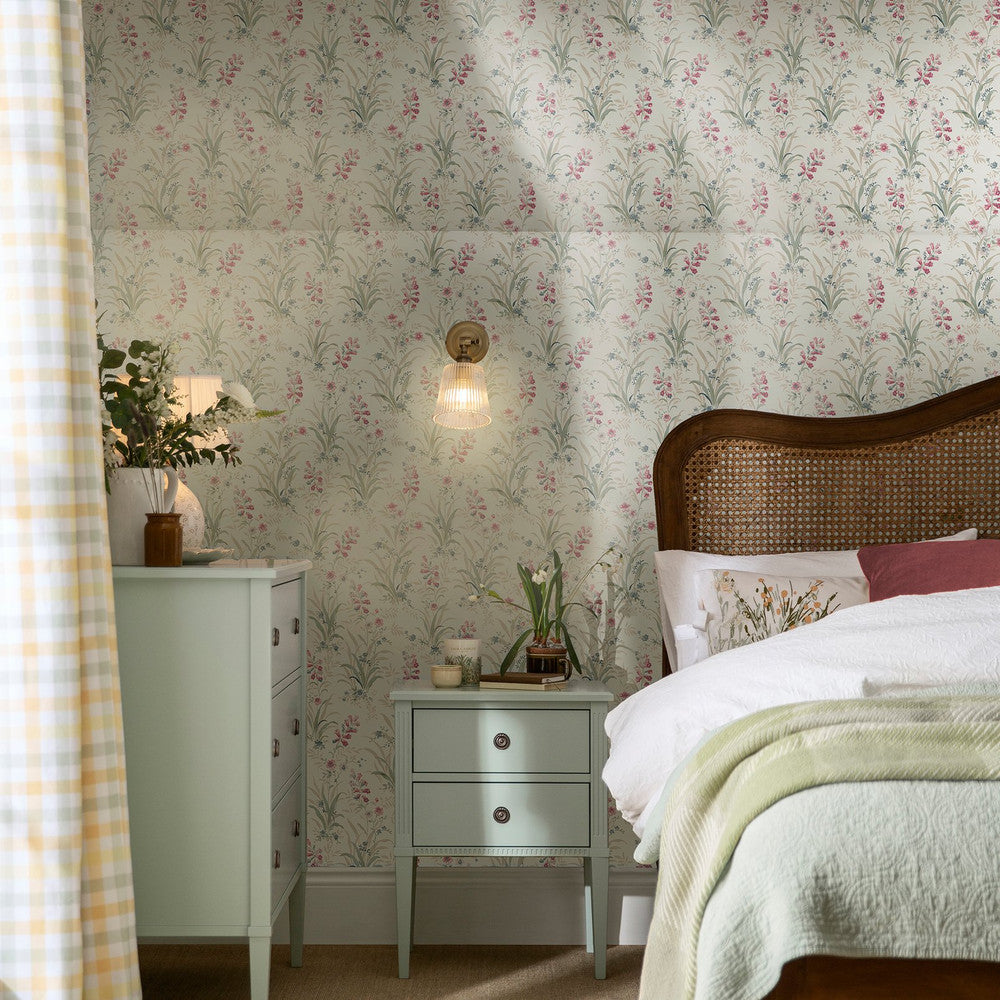 122750 - Mosedale Posy Wallpaper - Soft Natural - Laura Ashley