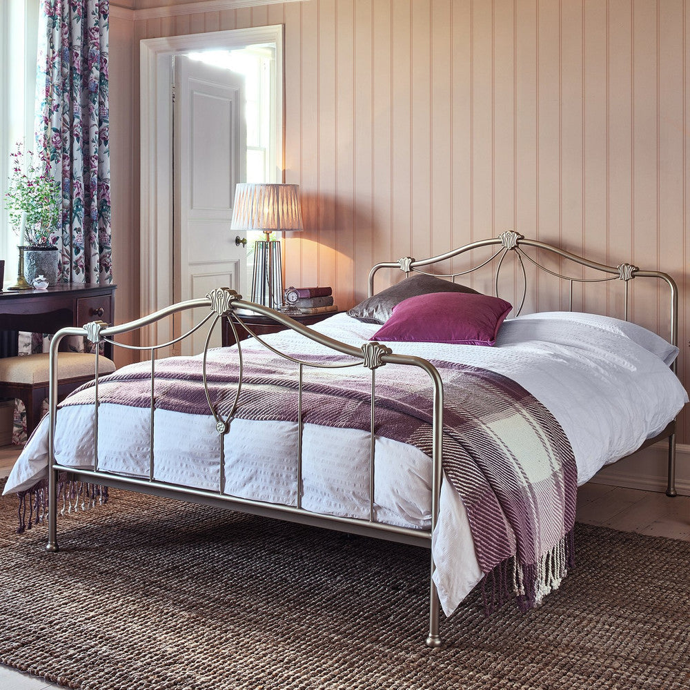 122760 - Chalford Wood Panelling Wallpaper - Plaster Pink - Laura Ashley
