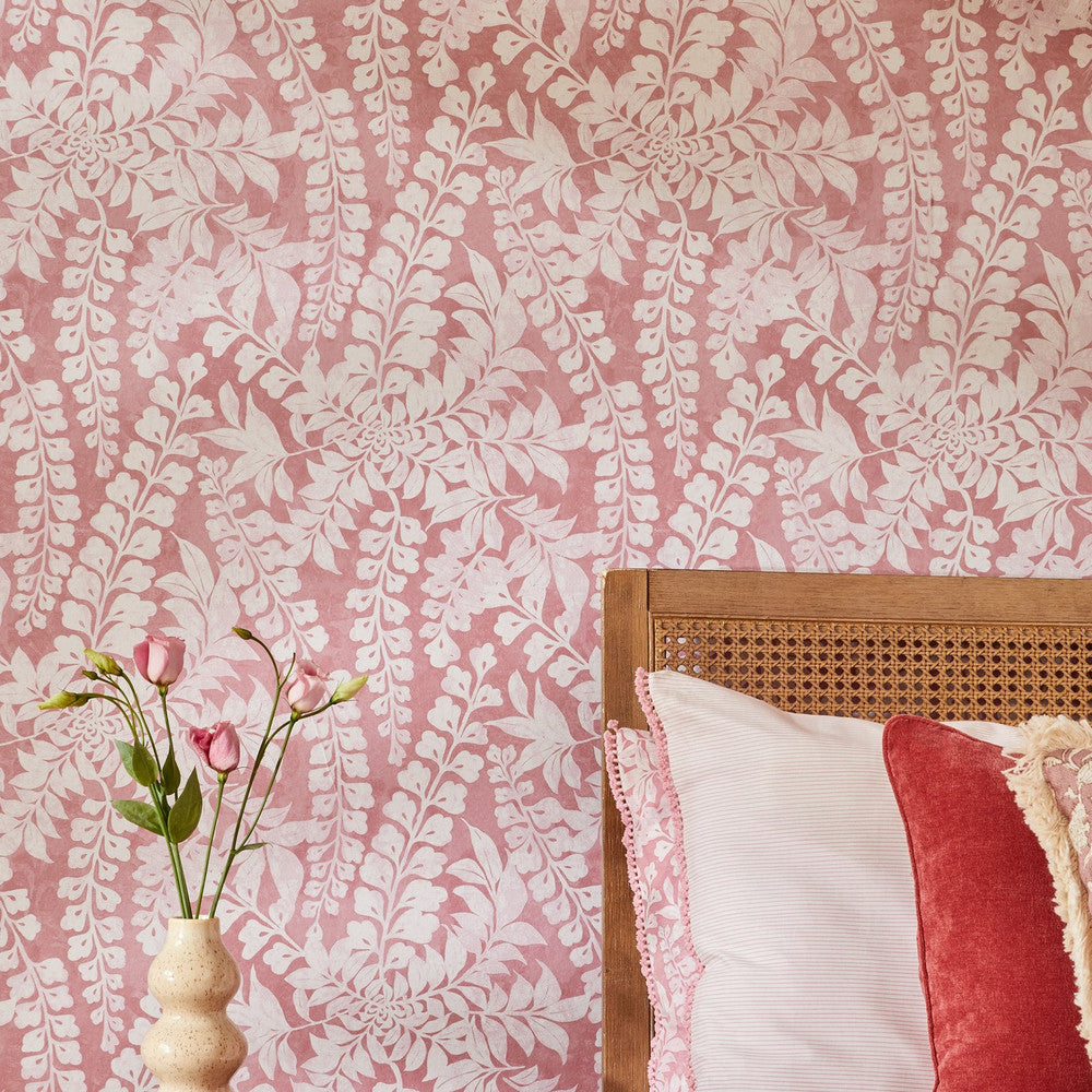 122879 - Roaming Leaf Wallpaper - Raspberry - Next