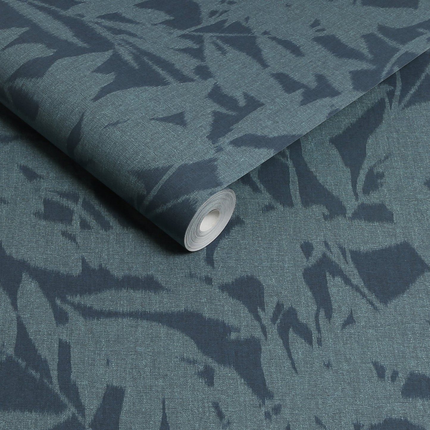 124147 - Shadow Play Wallpaper - Tiamat - Graham & Brown