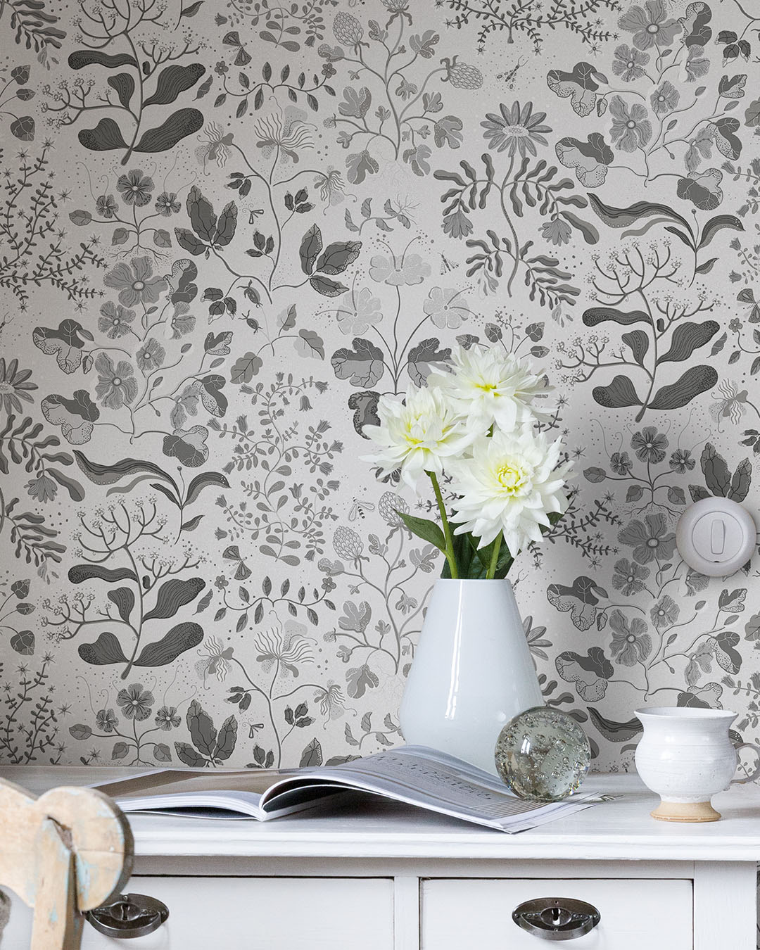 22029 - Groh Wallpaper - Black & White - Midbec