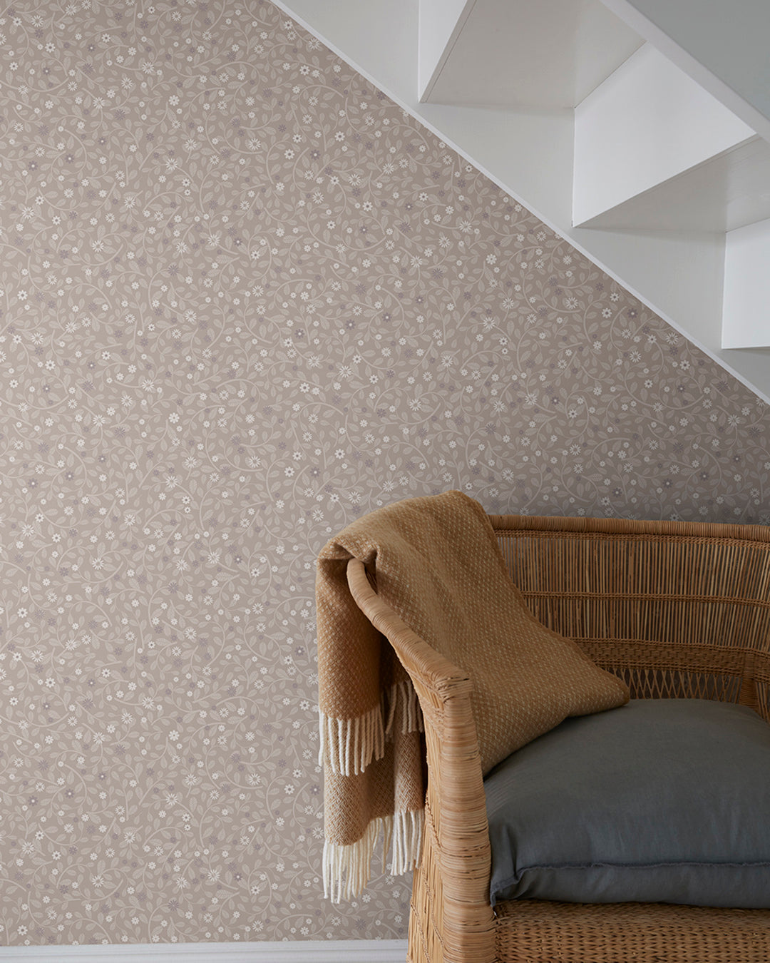 24128 - Hummelvik Wallpaper - Brown - Midbec
