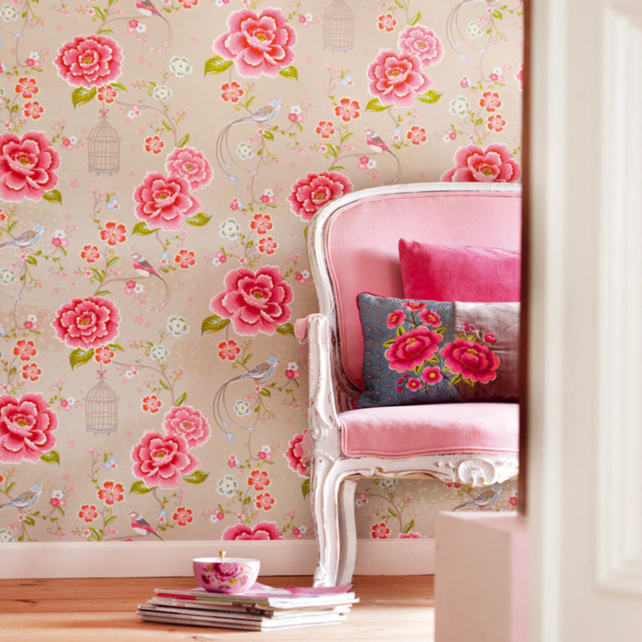300160 - Pip Studio 5 Birds in Paradise Wallpaper - Pink - Eijffinger