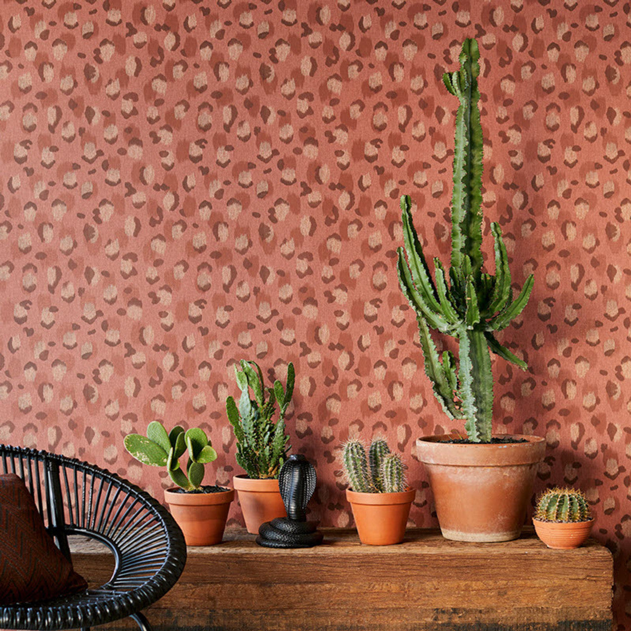 300542 - Skin Ocelot Effect Wallpaper - Rose - Eijffinger