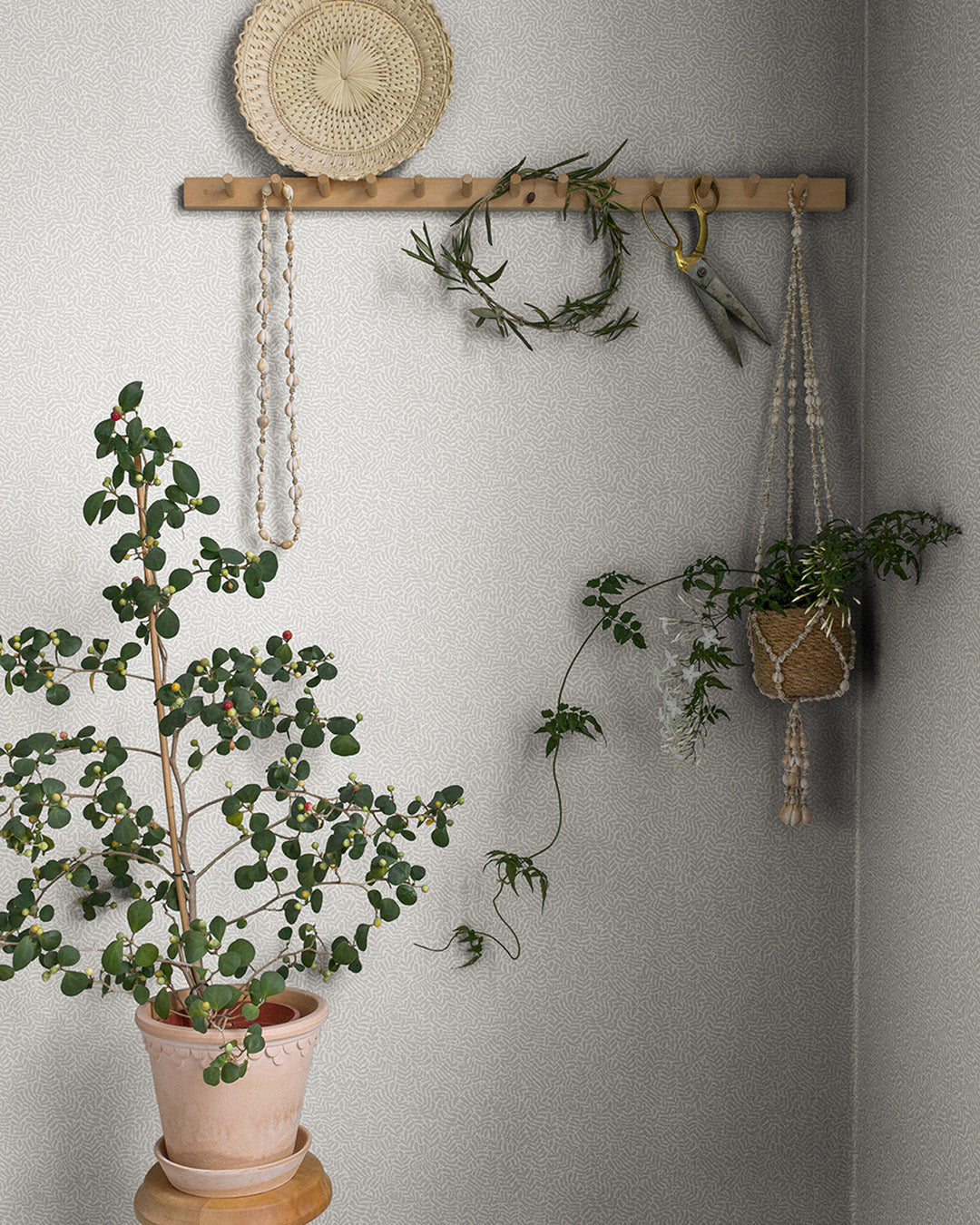 55004 - Anna Wallpaper - Warm Gray - Midbec