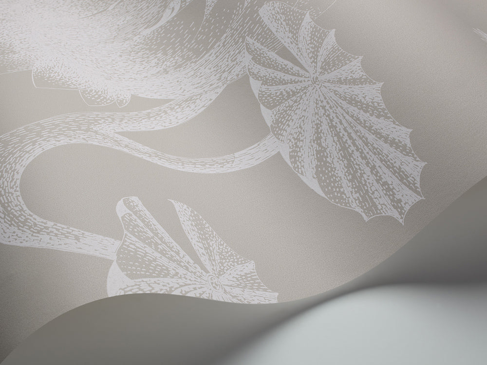 69/3110 - Lily Wallpaper - Chalk on Taupe - Cole & Son
