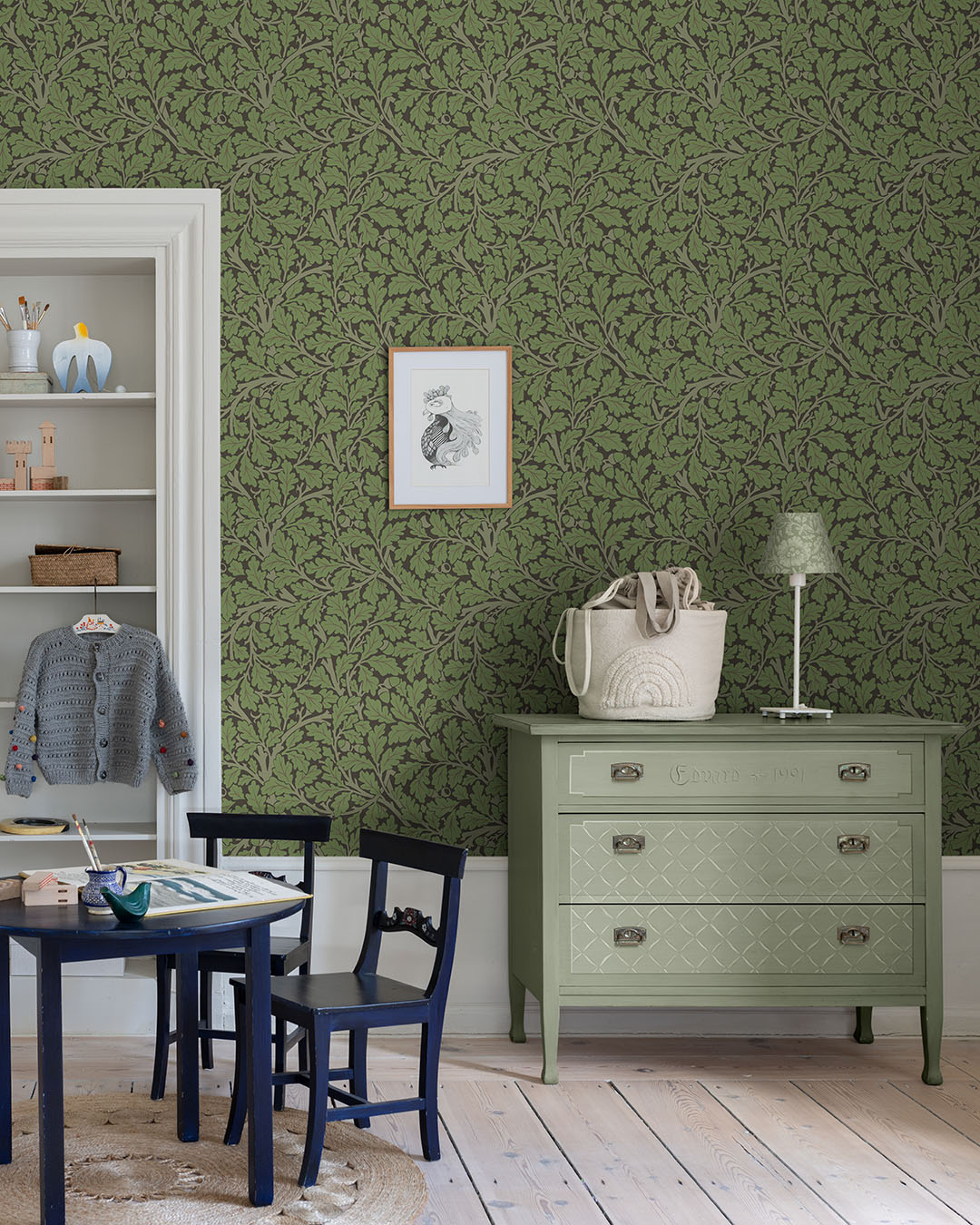 82030 - Oak Tree Wallpaper - Black / Green - Midbec