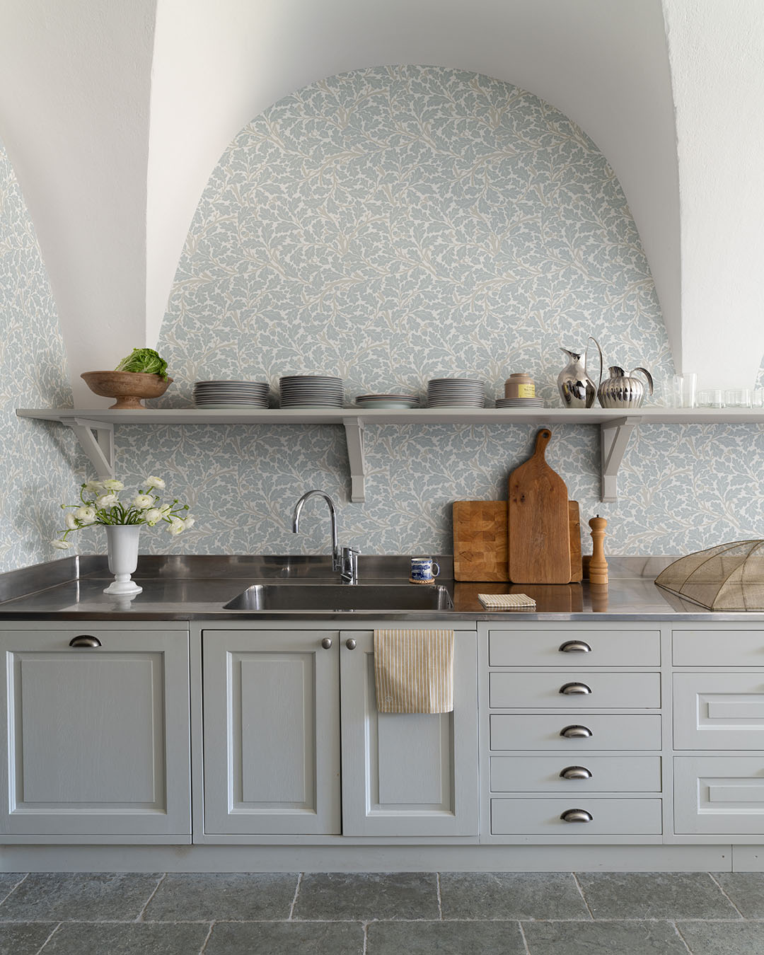 82031 - Oak Tree Wallpaper - Blue / Grey - Midbec