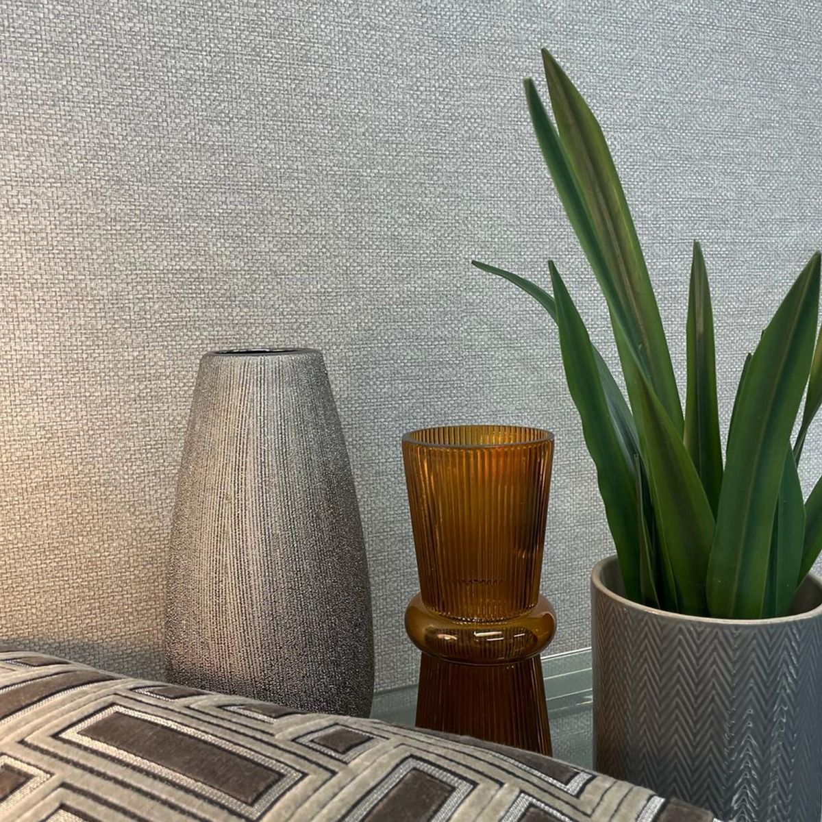 9005 - Palm Texture Wallpaper - Silver - Belgravia