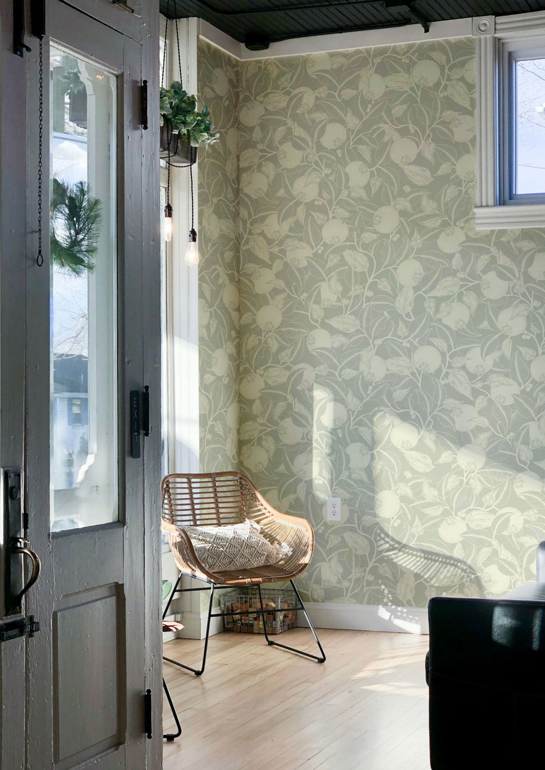 Pomegranate Floral Wallpaper - Grey - Summer Gray