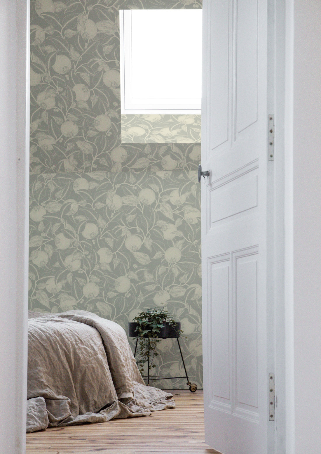 Pomegranate Floral Wallpaper - Grey - Summer Gray