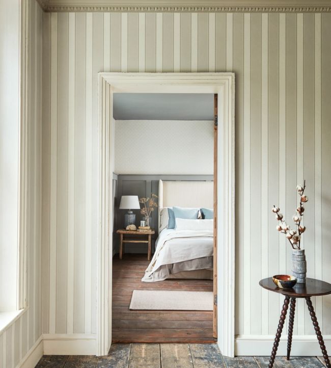 Sonning Stripe Wallpaper - Silver Grey - DLMW216890 - Sanderson