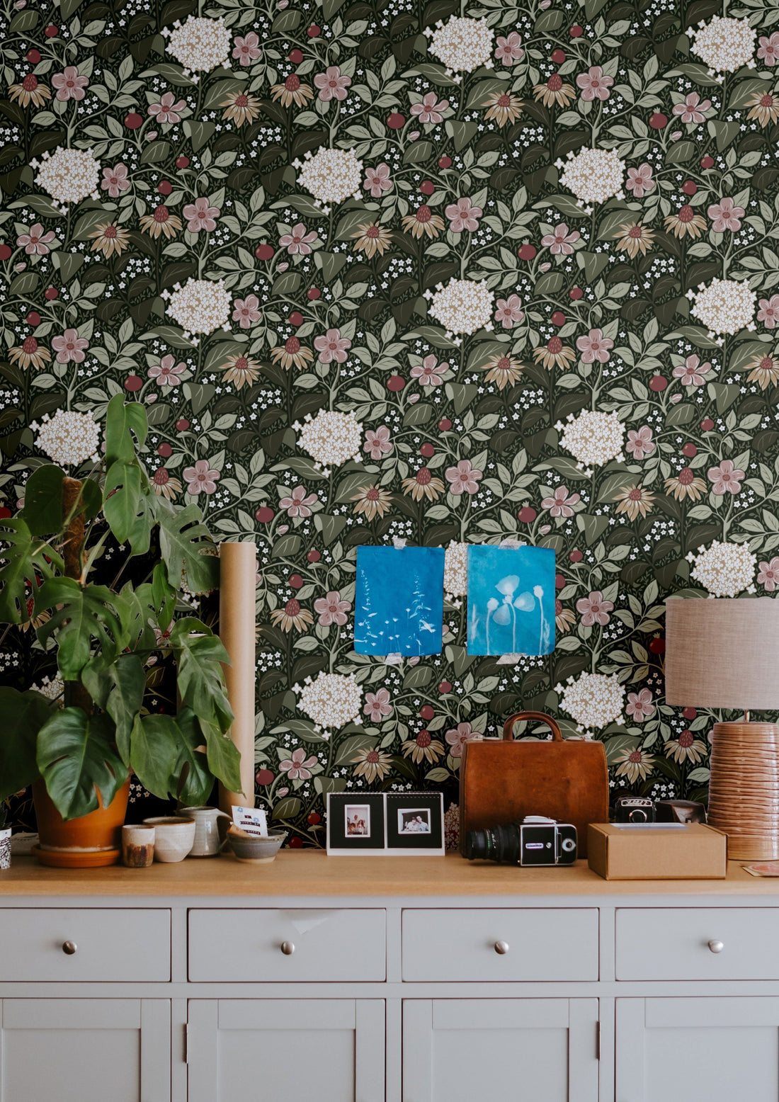 Summer’s Bloom Floral Wallpaper - Green - Summer Gray