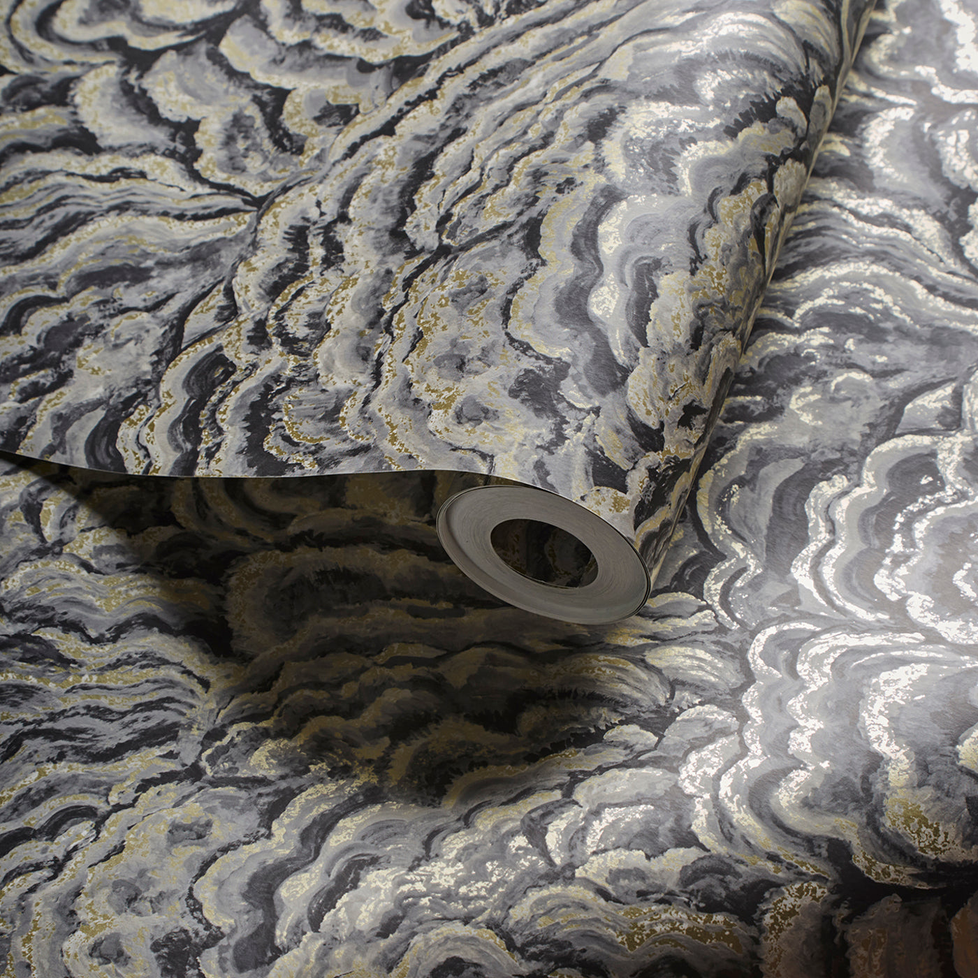 W0142/05 - Lumino Wallpaper - Noir/Gilver - Clarke & Clarke