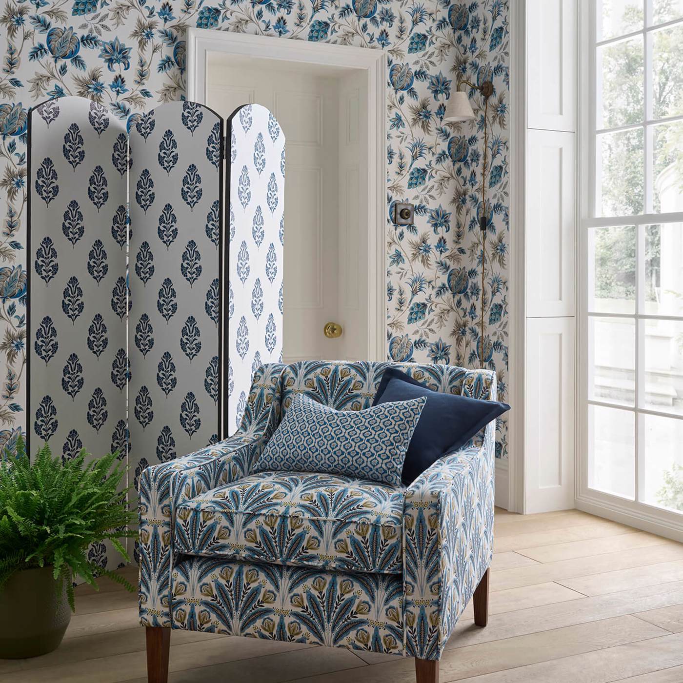 W0199/03 - Standen Wallpaper - Midnight - Clarke & Clarke