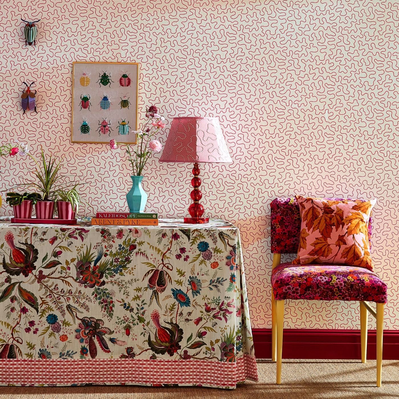 Wiggle Wallpaper - Carnelian/Rose Quartz - HSRW113062 - Harlequin