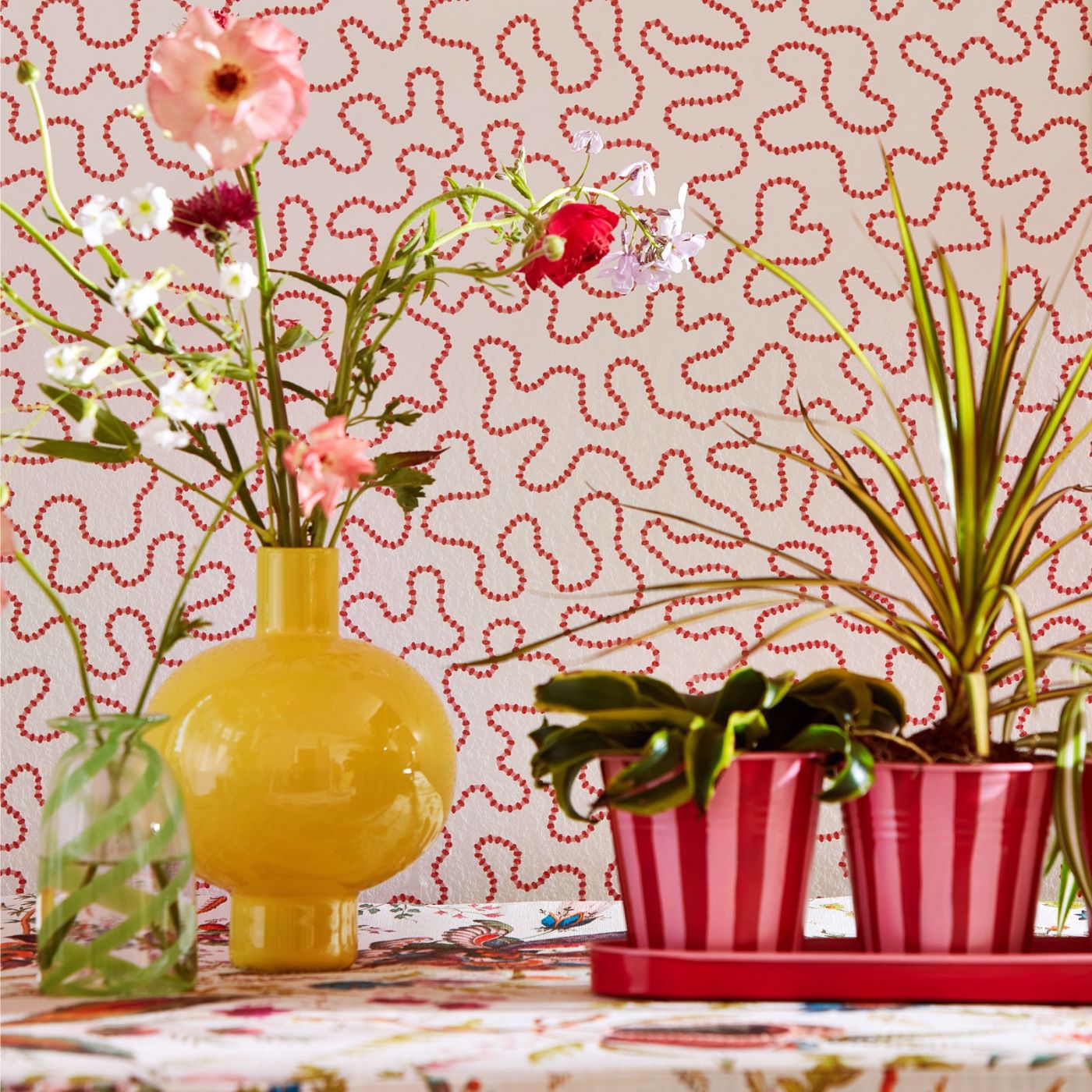 Wiggle Wallpaper - Carnelian/Rose Quartz - HSRW113062 - Harlequin