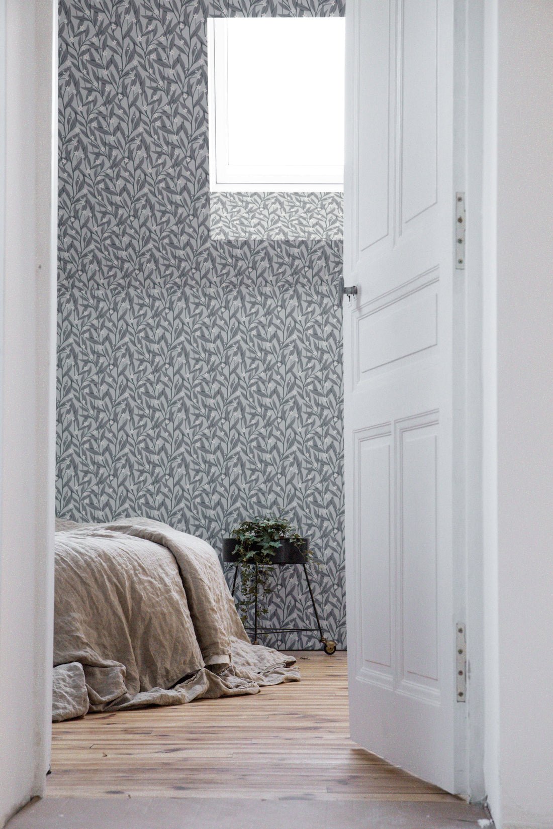 Anemone Wallpaper - Blue Grey - Summer Gray - Premier Wallcovering