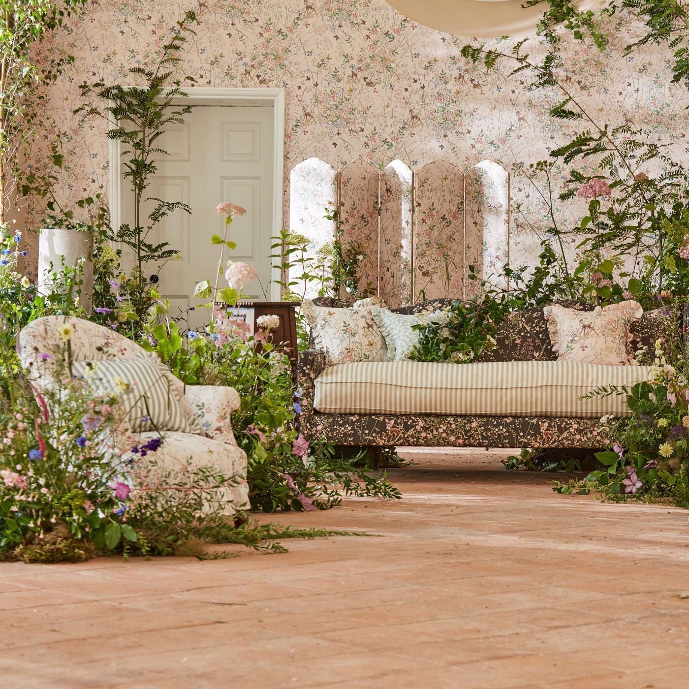 Bambi Wallpaper - Neapolitan - DDIW217279 - Sanderson - Premier Wallcovering