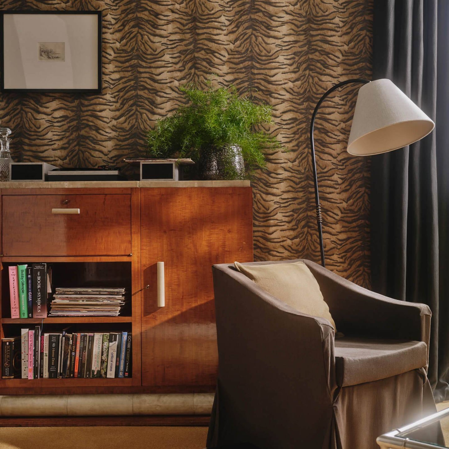 Caspian Wallpaper - Umber - House of Hackney - 1-WA-CPN-DI-UMB-XXX - Premier Wallcovering