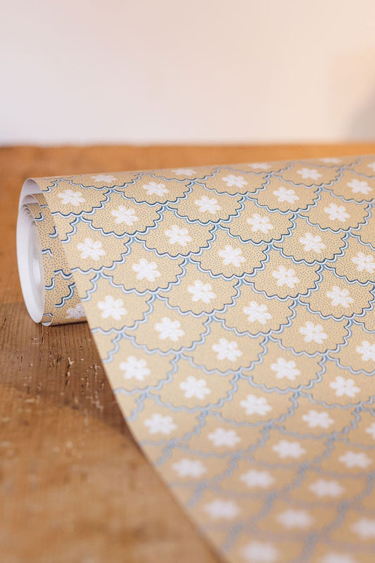 Daisy Scallops Wallpaper - Sand / Ink - BG3000201 - Barneby Gates - Premier Wallcovering