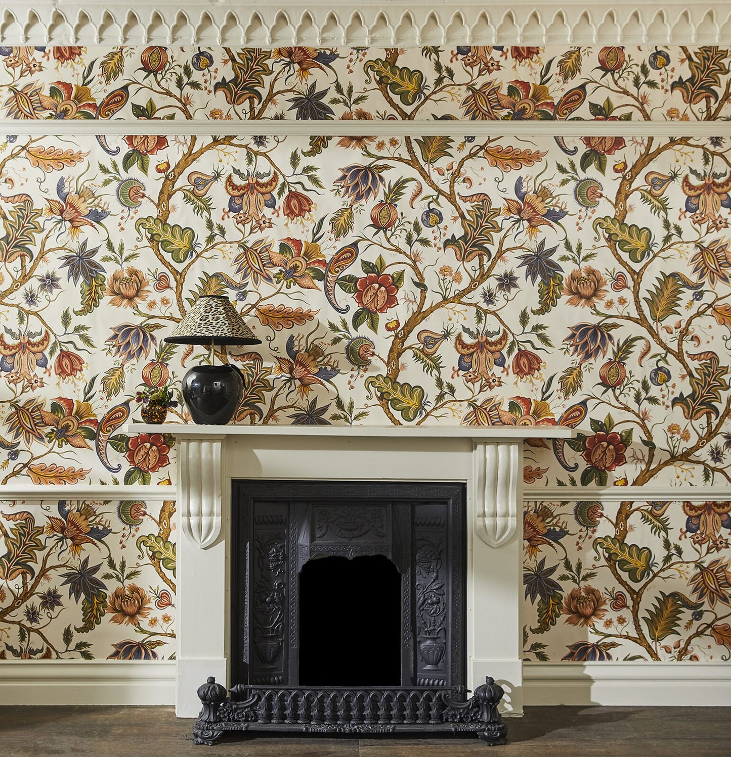 Damas Wallpaper - Off - White / Green - House of Hackney - 1 - WA - DAM - DI - CRM - XXX - Premier Wallcovering