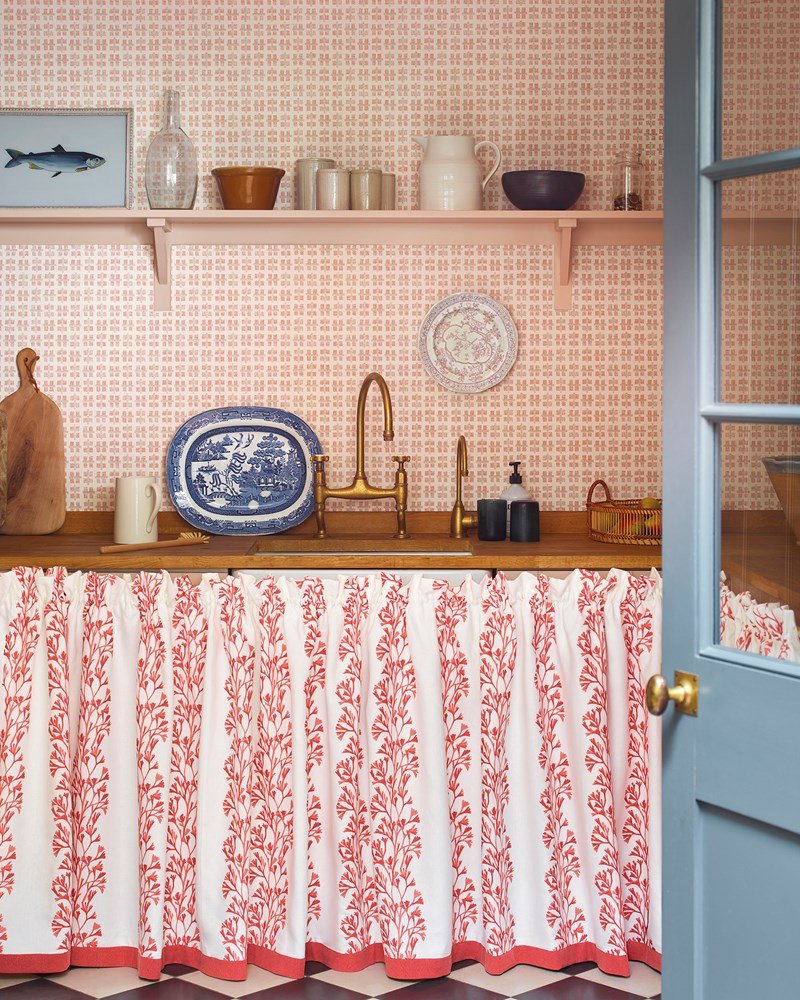 Dex Wallpaper - Red - J194W - 03 - Jane Churchill - Premier Wallcovering