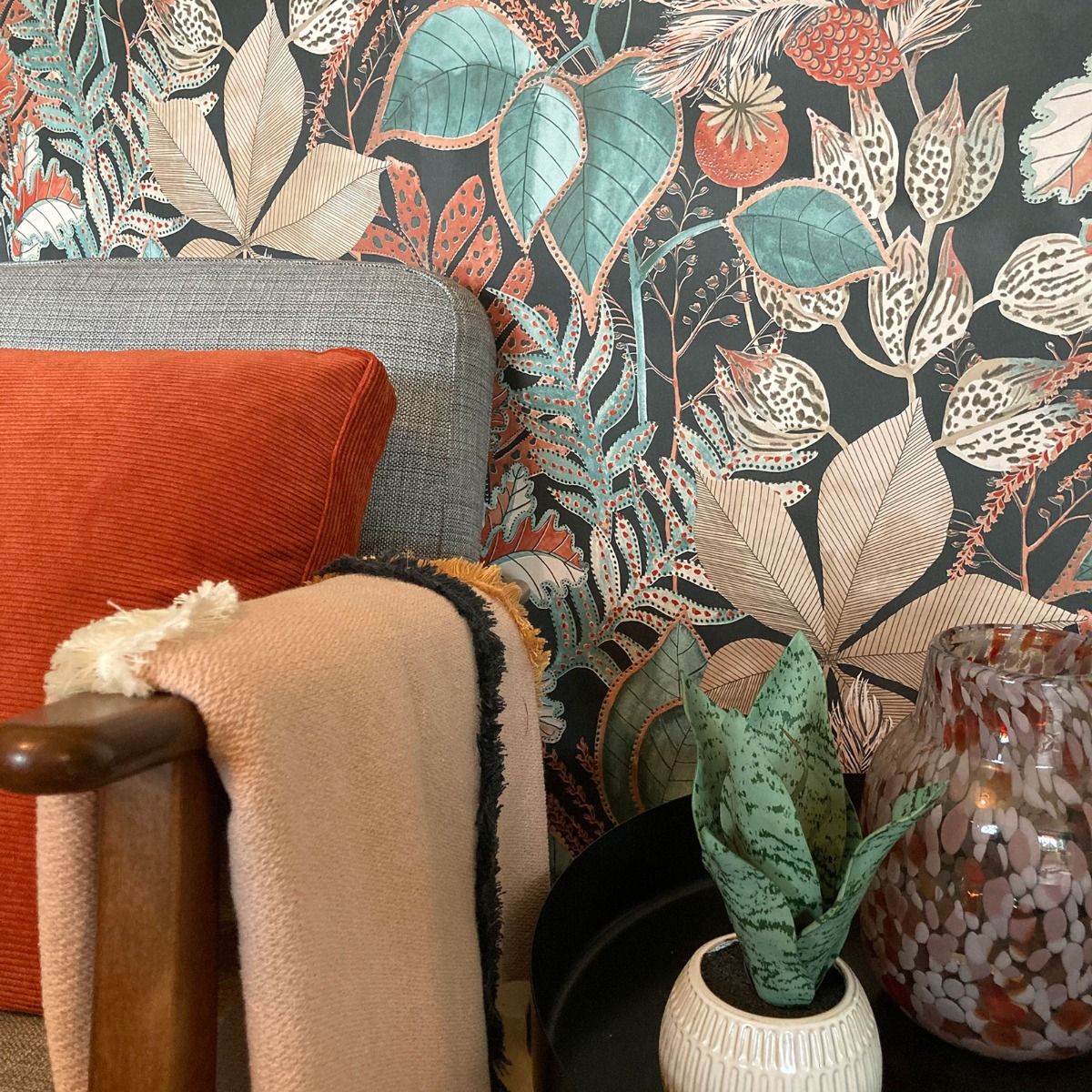 Eden Leaf Wallpaper - Charcoal Grey - Belgravia - 3780 - Premier Wallcovering