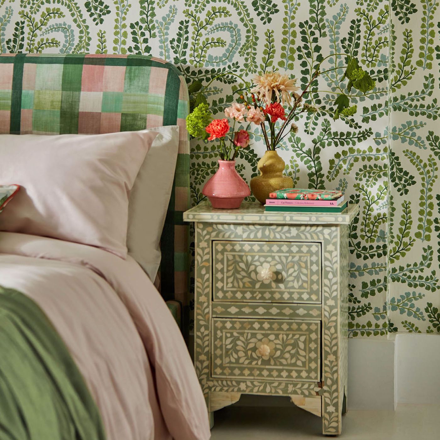 Fayola Wallpaper - Clover/Chalk - HC4W113021 - Harlequin - Premier Wallcovering