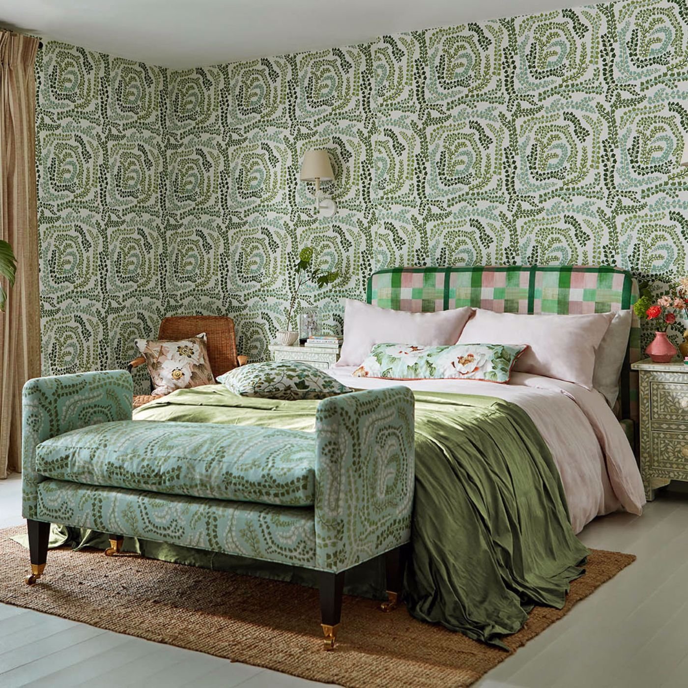 Fayola Wallpaper - Clover/Chalk - HC4W113021 - Harlequin - Premier Wallcovering