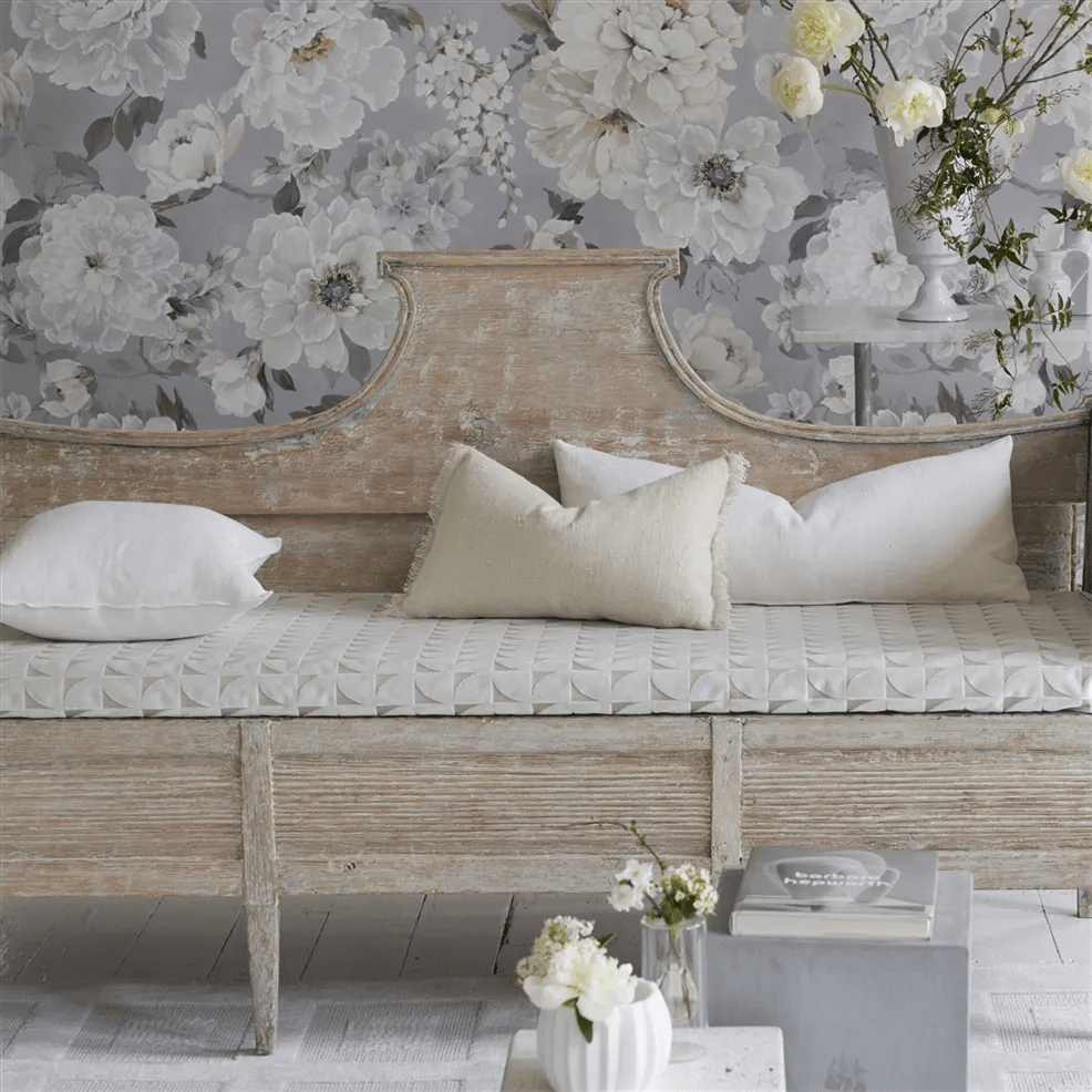 Fleur Blanche Wallpaper - Platinum - PDG1172/02 - Designers Guild - Premier Wallcovering